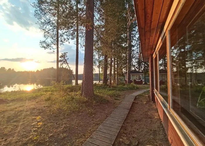 فيلة Hirsihuvila Yksityisessae Niemessae Petaejaevedellae *