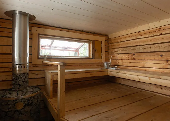 Villa Hirsihuvila Yksityisessae Niemessae Petaejaevedellae *